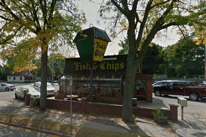 Arthur Treachers Fish & Chips - Lansing - 2418 E Michigan Ave